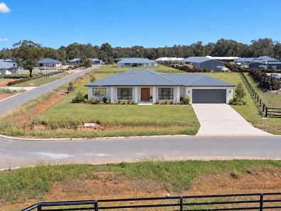 1 Redzel Place, Darling Downs WA 6122