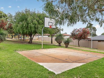 24 Hopkins Way, Spearwood WA 6163