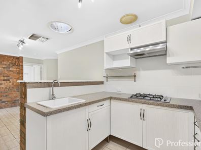 129 Southern River Road, Gosnells WA 6110