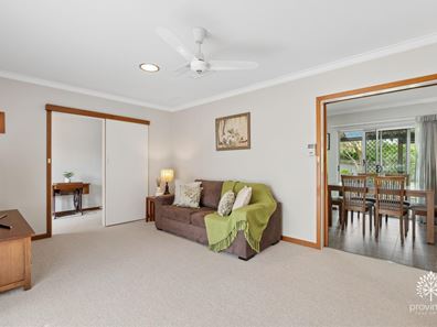 25 Heslop Road, Lesmurdie WA 6076