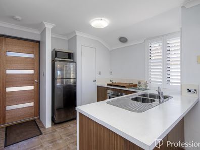 4/7 Hodgson Lane, Mundaring WA 6073