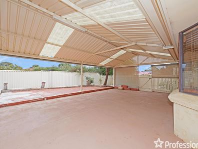 8 Mandoo Road, Shoalwater WA 6169