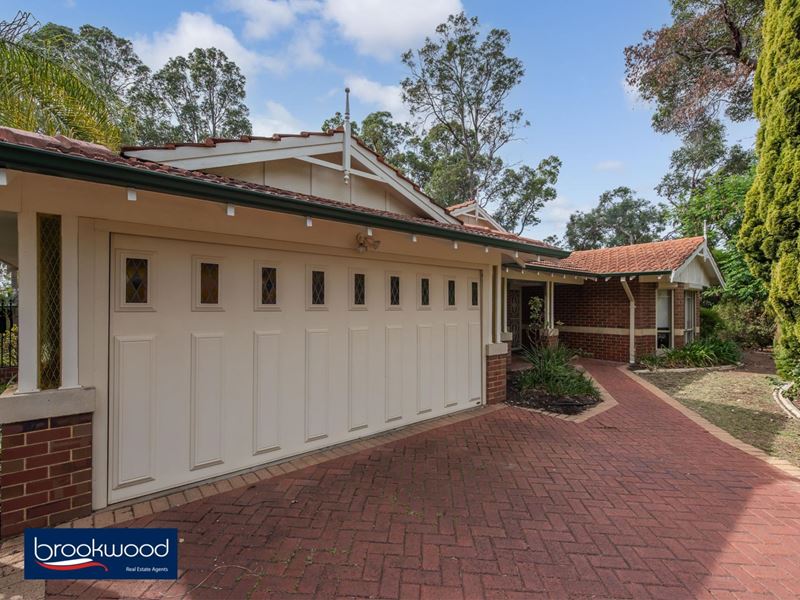 30 Clipson Crescent, Mundaring