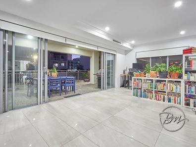 90 Orsino Boulevard, North Coogee WA 6163