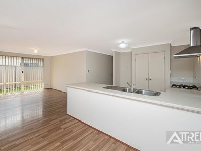 18 Padua Road, Piara Waters WA 6112
