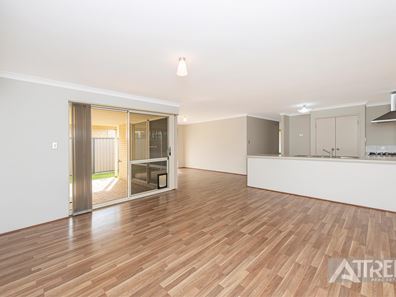 18 Padua Road, Piara Waters WA 6112