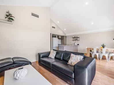 84 Yellowwood Avenue, Piara Waters WA 6112