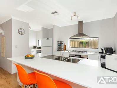 5 Lucknow Street, Piara Waters WA 6112