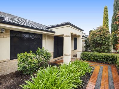 14 Kingsland Loop, Canning Vale WA 6155