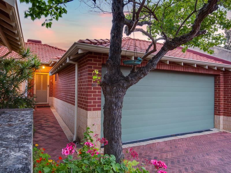 28 St John's Wood Boulevard, Mount Claremont WA 6010