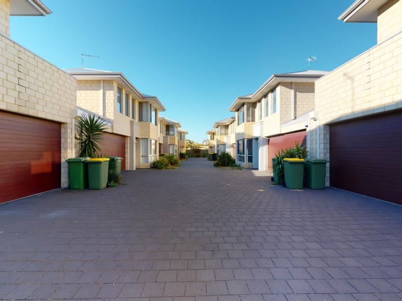 2/17 Lapage Street, Belmont
