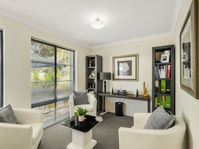 103C Amherst Road, Canning Vale WA 6155