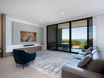 63 Ocean Drive, North Coogee WA 6163