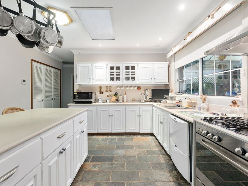 30 Regency Drive, Thornlie