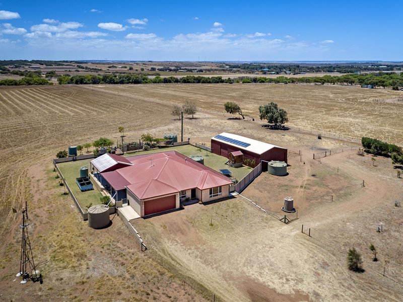 492 Company Road, Greenough