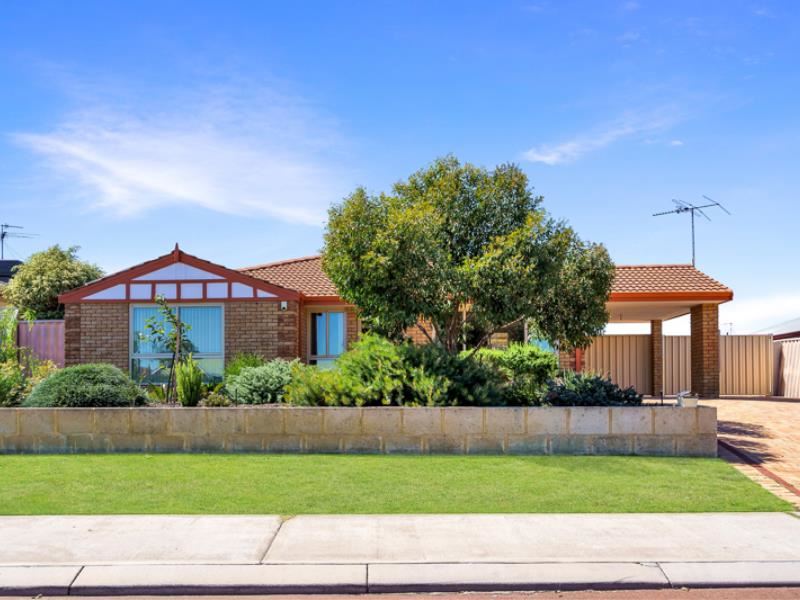35 Casuarina Drive, Halls Head WA 6210