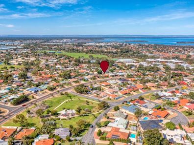 35 Casuarina Drive, Halls Head WA 6210
