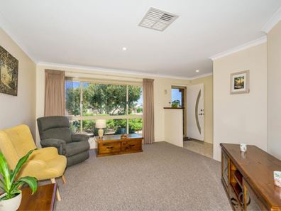 35 Casuarina Drive, Halls Head WA 6210