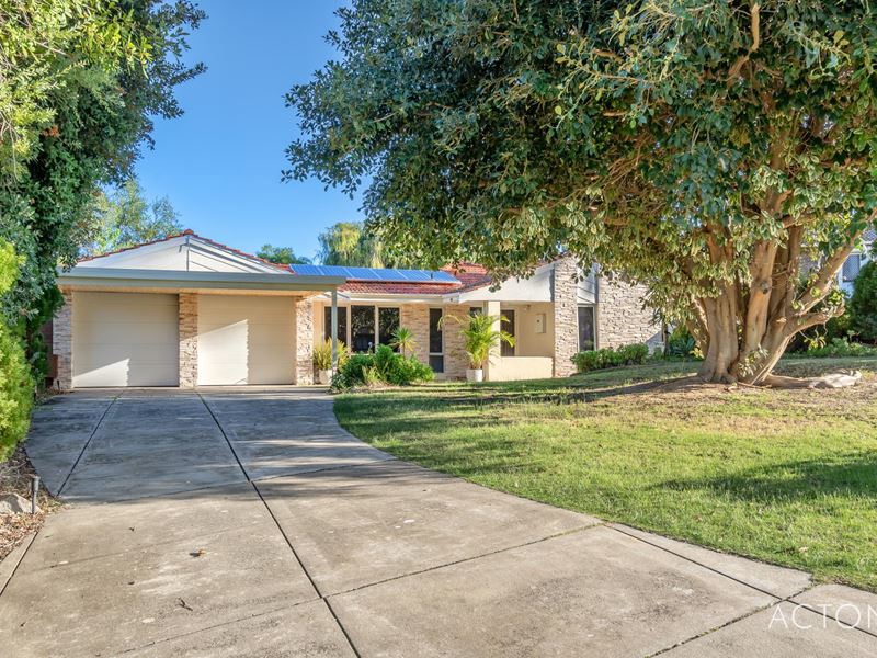 6 Monash Court, Halls Head WA 6210