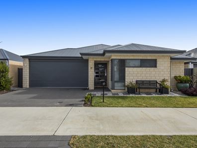 17 Perrinvale Loop, Golden Bay WA 6174