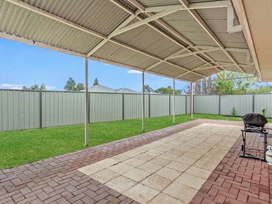 7 Vivien Ave, Baldivis WA 6171
