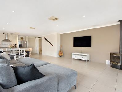 7 Vivien Ave, Baldivis WA 6171