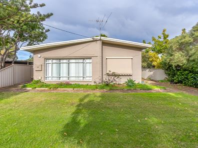 27 Peter Street, Halls Head WA 6210