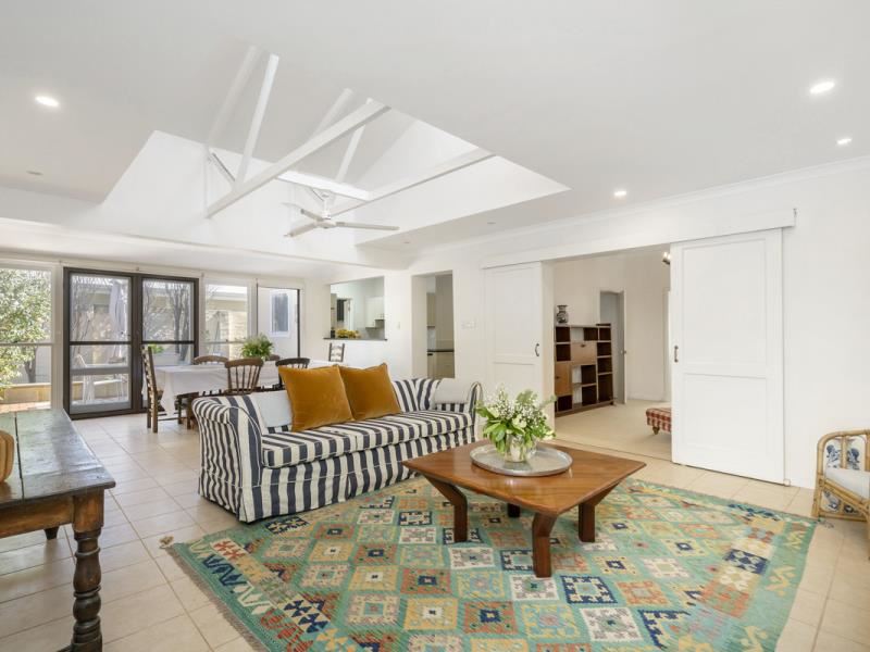 12 Hammond Road, Claremont