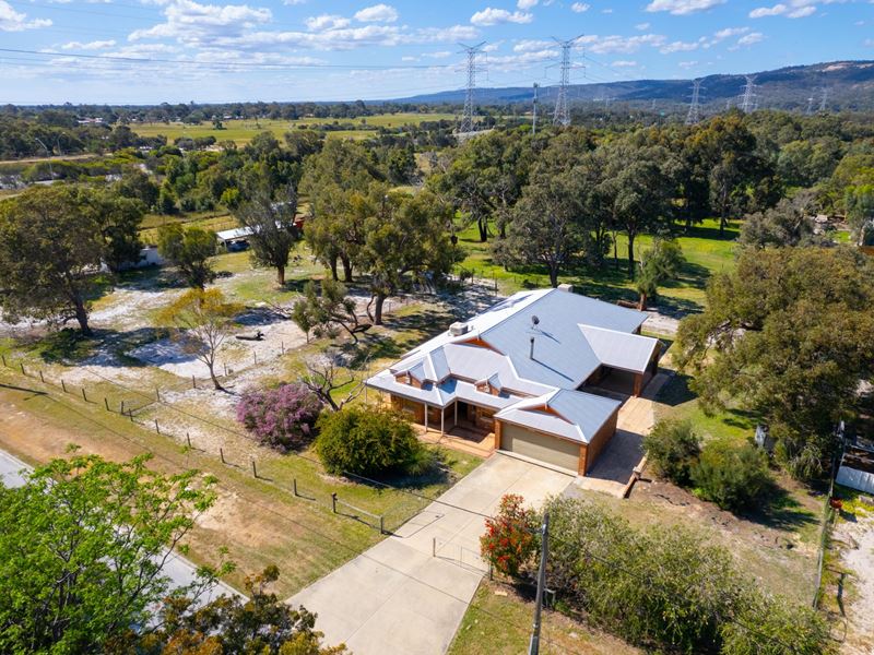 17 Zenobia Terrace, Champion Lakes