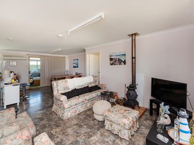 17B Jones Promenade, Seabird WA 6042