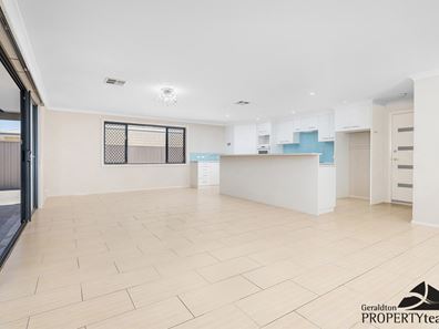 27 Wahn Avenue, Waggrakine WA 6530