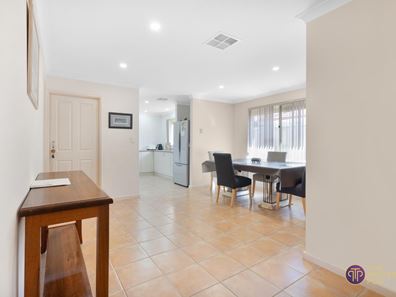 2 Cedron Rise, Coogee WA 6166