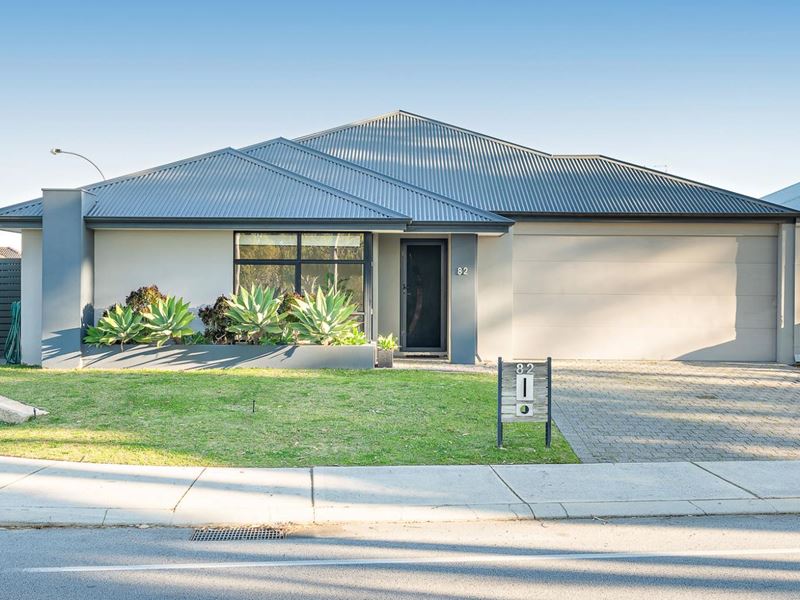 82 Windermere Boulevard, Aveley
