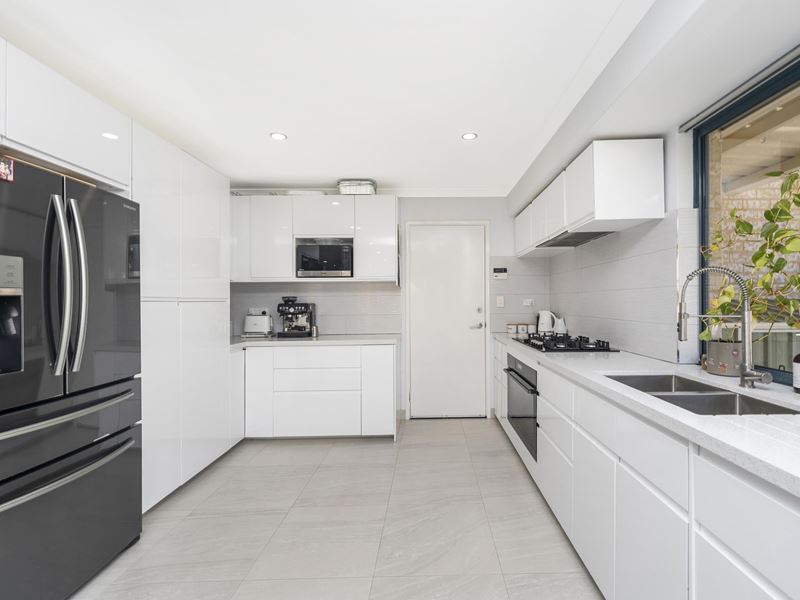 71 Bluestone Parkway, Secret Harbour