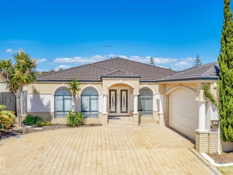 13 Kuta  Lane, Halls Head WA 6210