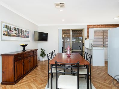 2/11 Oleander Place, Halls Head WA 6210