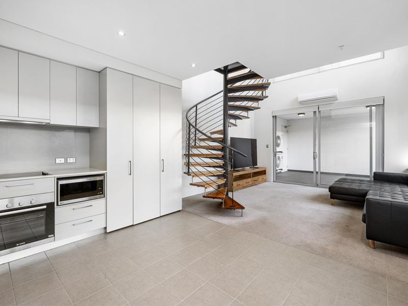 2/15 Aberdeen Street, Perth