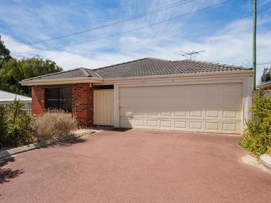 7/4 Wittenoom Road, High Wycombe WA 6057