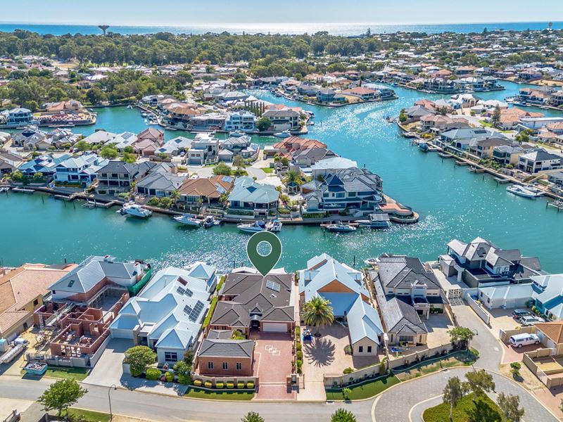 64 Aztec Island Retreat, Halls Head