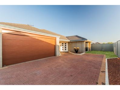 7 Taunton Mews, Leda WA 6170