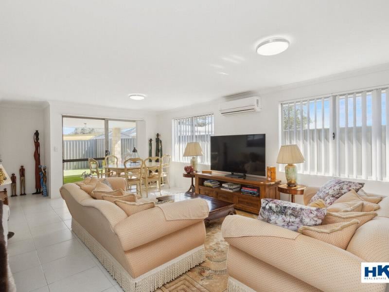 42 Cochrane Loop, Aveley