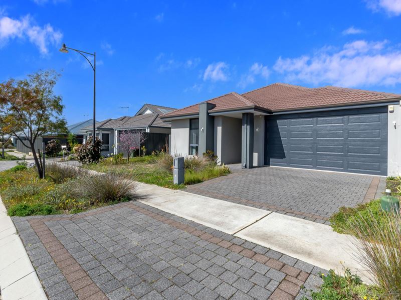 11 Basil Loop, Treeby WA 6164