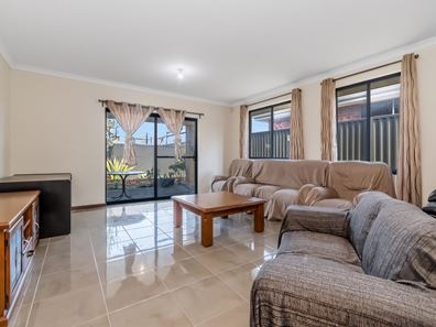 11 Basil Loop, Treeby WA 6164