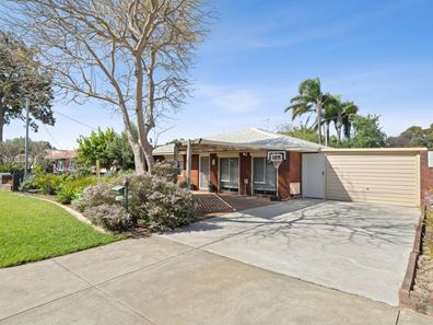 10 Kullaroo Court, Hillman WA 6168