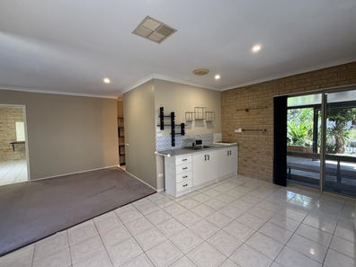 38 Waltham Way, Morley WA 6062