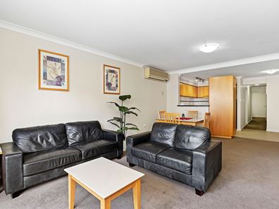 33/128 Mounts Bay Road, Perth WA 6000