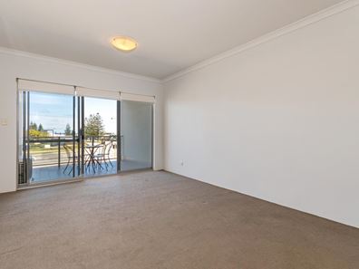 27/2 Royston Link, Butler WA 6036