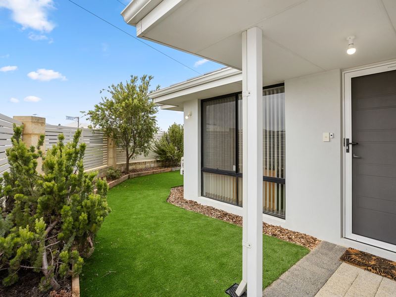 16 Corsica Way, Coogee WA 6166