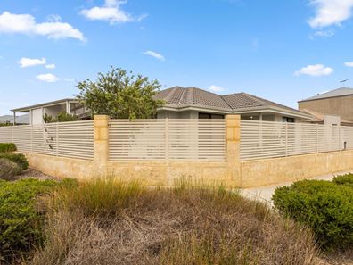 16 Corsica Way, Coogee WA 6166