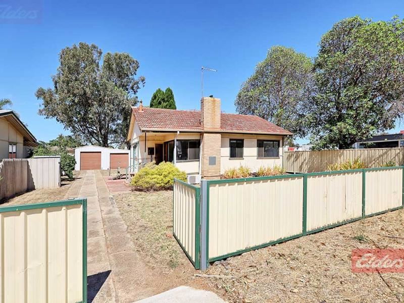 60 Albany  Highway, Williams